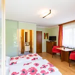 Haus Bergblick Guest house 3*