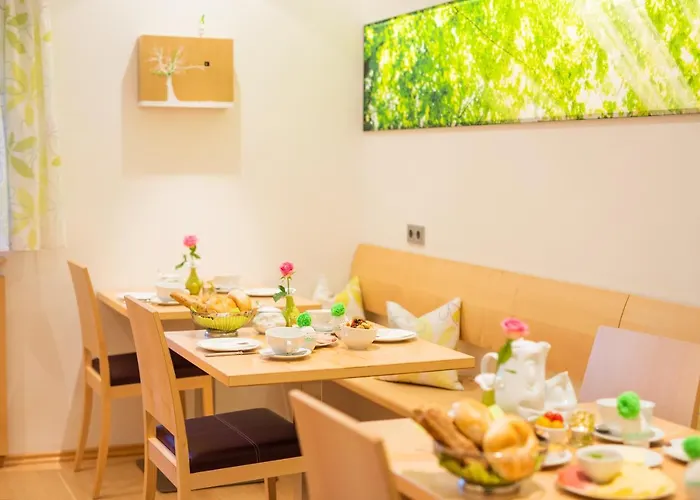 ゲストハウス Haus Bergblick 3*