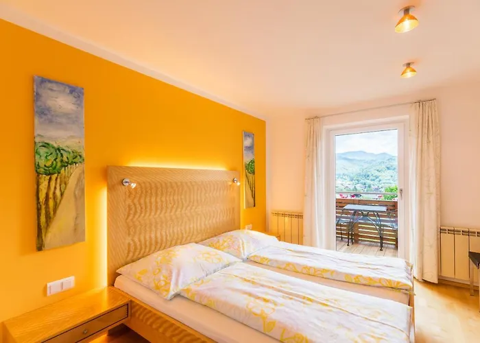 ゲストハウス Haus Bergblick 3*